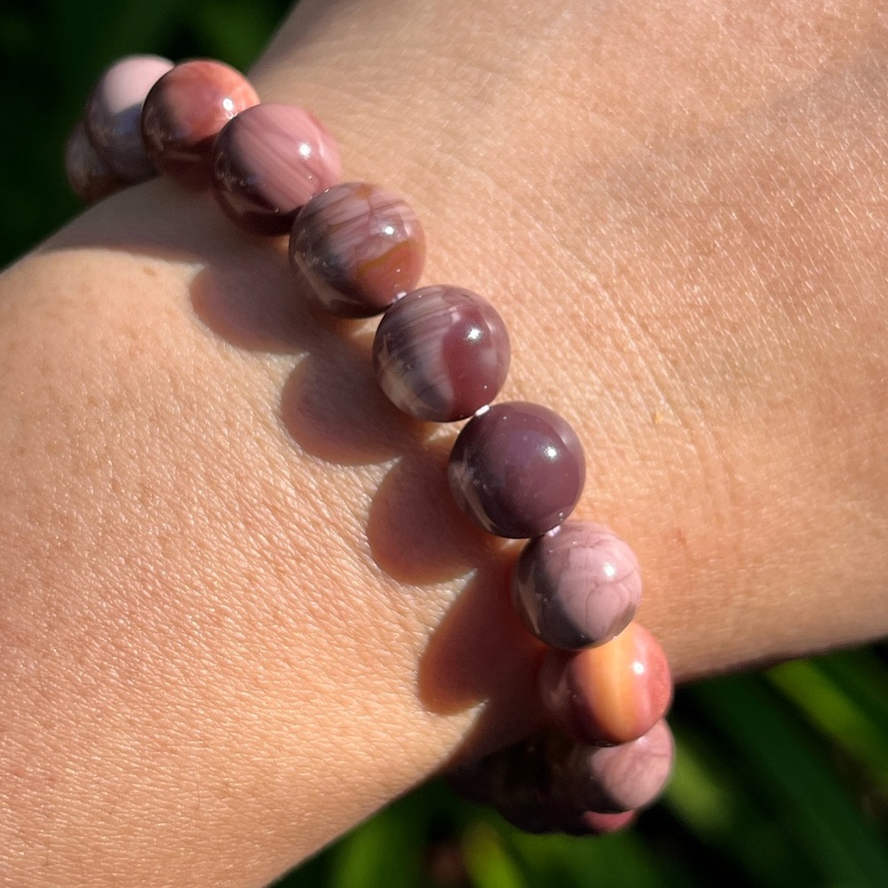 9.5mm stretchable purple red alashan agate bracelet 0284 - Picture 3 of 8